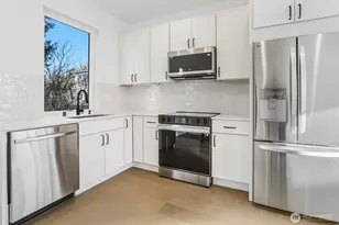 3448 B NW 65th St, Seattle, WA 98117 - Photo 9