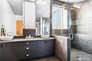 3220 Franklin Ave E, Seattle, WA 98102 - Photo 9