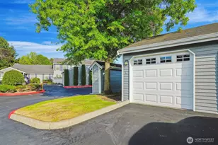 5813 S 238th Ct, Kent, WA 98032 - Photo 31