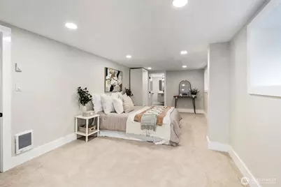 8226 Meridian Avenue N, Seattle, WA 98103 - Photo 31