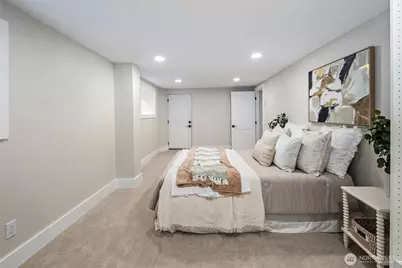 8226 Meridian Avenue N, Seattle, WA 98103 - Photo 29