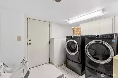 7720 Meridian Avenue N, Seattle, WA 98103 - Photo 23