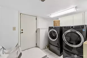 7720 Meridian Ave N, Seattle, WA 98103 - Photo 23