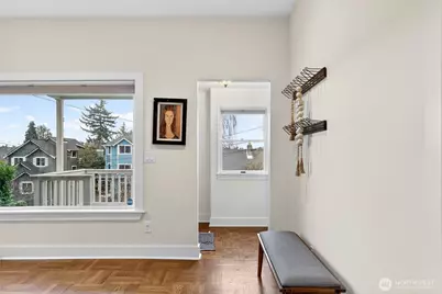 7720 Meridian Avenue N, Seattle, WA 98103 - Photo 5