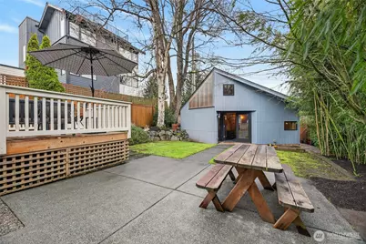 7720 Meridian Avenue N, Seattle, WA 98103 - Photo 29