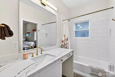 7720 Meridian Avenue N, Seattle, WA 98103 - Photo 21