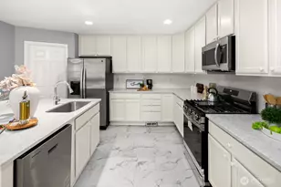 23809 SE 6th St, Sammamish, WA 98074 - Photo 13