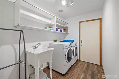 7025 14th Avenue SW, Seattle, WA 98106 - Photo 23