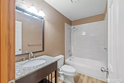 7025 14th Avenue SW, Seattle, WA 98106 - Photo 17