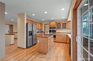 7025 14th Ave SW, Seattle, WA 98106 - Photo 11