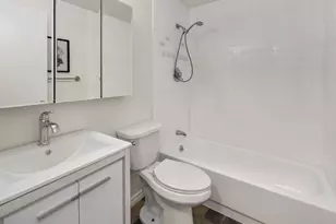 1616 Summit Ave, Seattle, WA 98122 - Photo 9