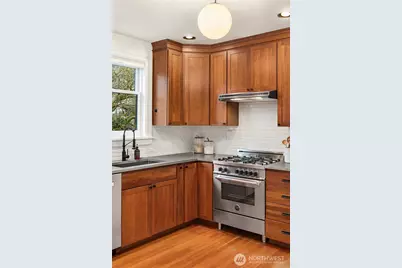 6756 17th Avenue NW, Seattle, WA 98117 - Photo 11