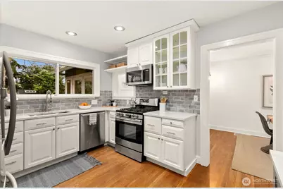 2568 28th Avenue W, Seattle, WA 98199 - Photo 13