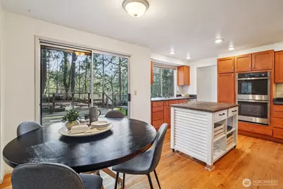 14335 SE 63rd Street, Bellevue, WA 98006 - Photo 11