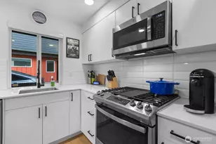 806 NW 50th St, Seattle, WA 98107 - Photo 11