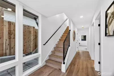 11738 23rd Avenue NE, Seattle, WA 98125 - Photo 3