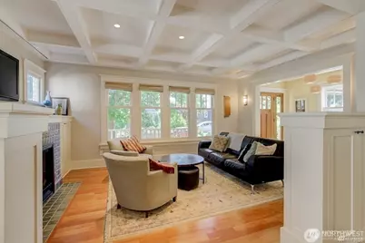 2221 22nd Avenue E, Seattle, WA 98112 - Photo 5