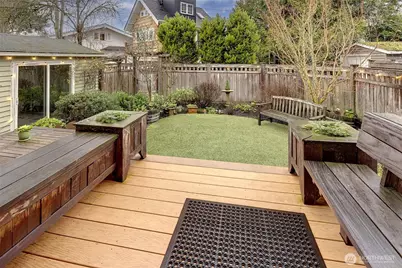 2221 22nd Avenue E, Seattle, WA 98112 - Photo 23