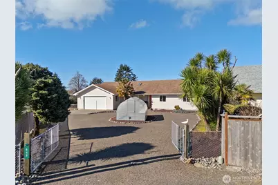 643 Quinault Avenue SE, Ocean Shores, WA 98569 - Photo 3