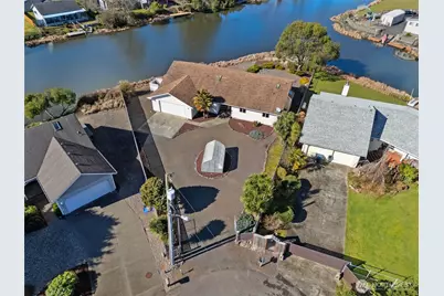 643 Quinault Avenue SE, Ocean Shores, WA 98569 - Photo 1