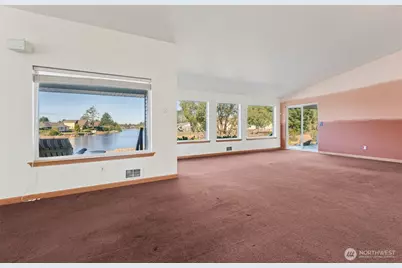 643 Quinault Avenue SE, Ocean Shores, WA 98569 - Photo 13