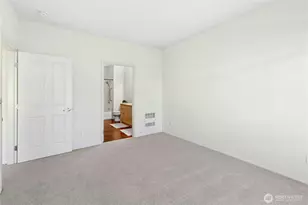 529 241st Ln SE, Sammamish, WA 98074 - Photo 17