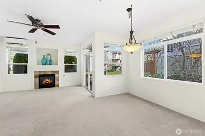 529 241st Lane SE, Sammamish, WA 98074 - Photo 5