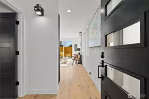 2562 30th Ave W, Seattle, WA 98199 - Photo 3