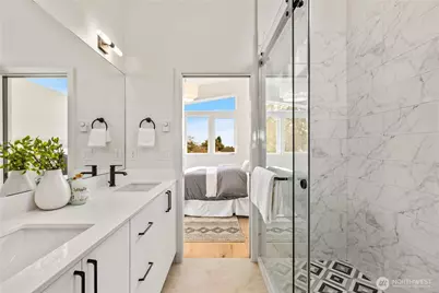 2562 30th Avenue W, Seattle, WA 98199 - Photo 21