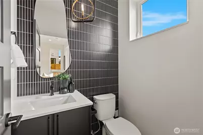 2562 30th Avenue W, Seattle, WA 98199 - Photo 9