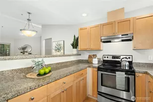 25025 SE Klahanie Blvd, Sammamish, WA 98029 - Photo 15