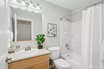 25025 SE Klahanie Boulevard #D302, Sammamish, WA 98029 - Photo 23