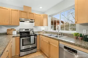 25025 SE Klahanie Blvd, Sammamish, WA 98029 - Photo 13