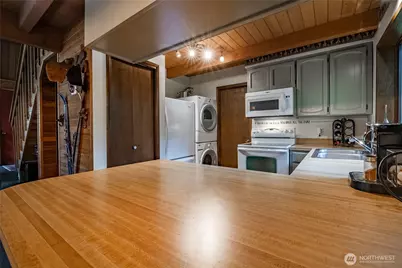 7082 Olympus Way, Glacier, WA 98244 - Photo 11
