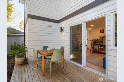 2110 N 43rd Street, Seattle, WA 98103 - Photo 9