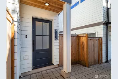 2110 N 43rd Street, Seattle, WA 98103 - Photo 3
