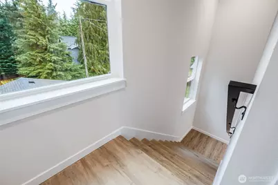 12531 25th Avenue NE #Unit B, Seattle, WA 98125 - Photo 19