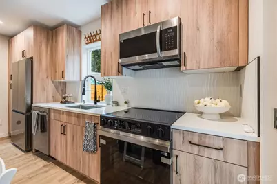 12531 25th Avenue NE #Unit C, Seattle, WA 98125 - Photo 11