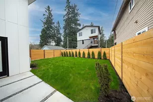 12531 25th Ave NE, Seattle, WA 98125 - Photo 3