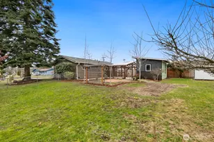 906 Redmond Ave NE, Renton, WA 98056 - Photo 23