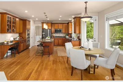 111 210th Place NE, Sammamish, WA 98074 - Photo 11