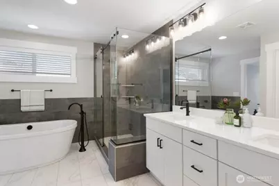 7573 S 130th Place, Seattle, WA 98178 - Photo 9