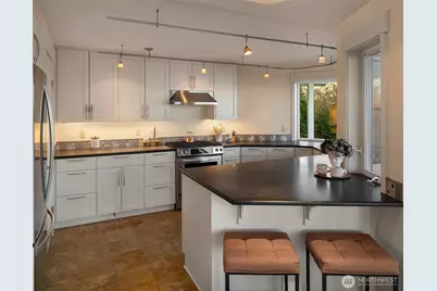 10628 SW Cowan Road, Vashon, WA 98070 - Photo 11