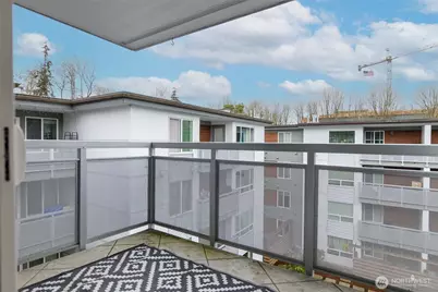 10501 8th Avenue NE #406, Seattle, WA 98125 - Photo 25