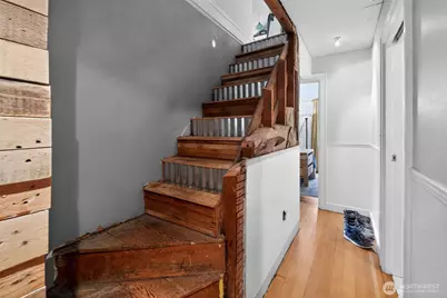 8707 Meridian Avenue N, Seattle, WA 98103 - Photo 19