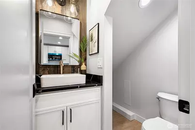 3054 Fairmount Ave SW, Seattle, WA 98116 - Photo 5