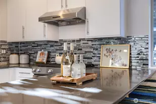 2035 NW 65th St, Seattle, WA 98117 - Photo 9