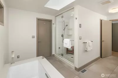 7640 NE 32nd Street, Medina, WA 98039 - Photo 17