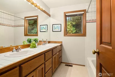 19345 NE 200th Street, Woodinville, WA 98077 - Photo 29