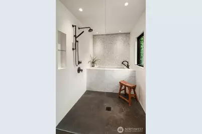 1626 Federal Avenue E, Seattle, WA 98102 - Photo 31